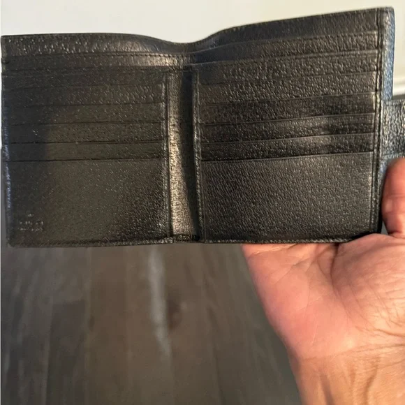 Gucci Black Wallet with Silver Accent - Picture 8 of 10